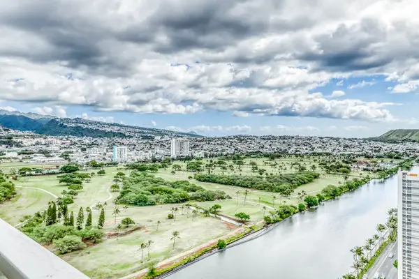 Let the stunning canal and mountain panorama create a memorable backdrop for your stay.