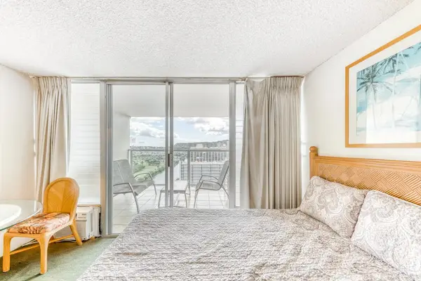 Open your eyes to sweeping city views that bring a vibrant energy to your stay.