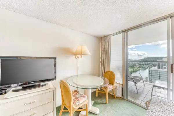 Wake up to spectacular skyline views and begin each day with an inspiring city backdrop.