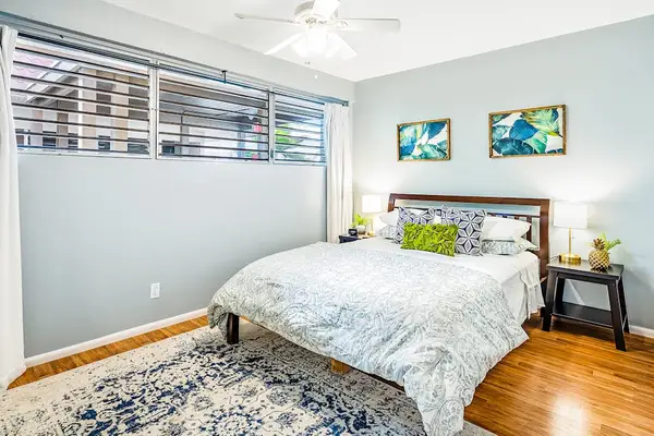 Sleep Soundly in a Comfortable Queen Bedroom