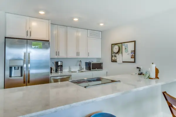 Modern Kitchen Designed For Entertaining