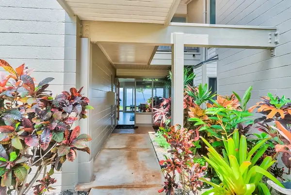 Explore Kapalua Bay Villas resort grounds are a tropical paradise.
