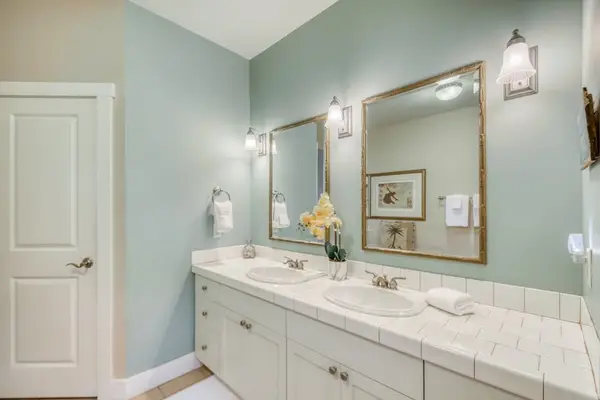 Modern Bathroom Vanity with Ample Counter Space & Bright Lighting