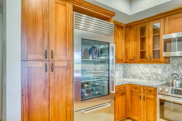 Modern Kitchen With Premium Finishes