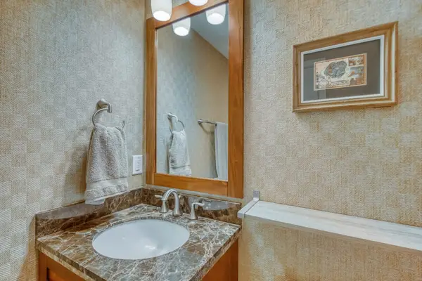 Fresh Full Bathroom With Modern Vanity