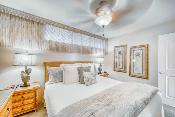 Serene Bedroom With Timeless Island Style