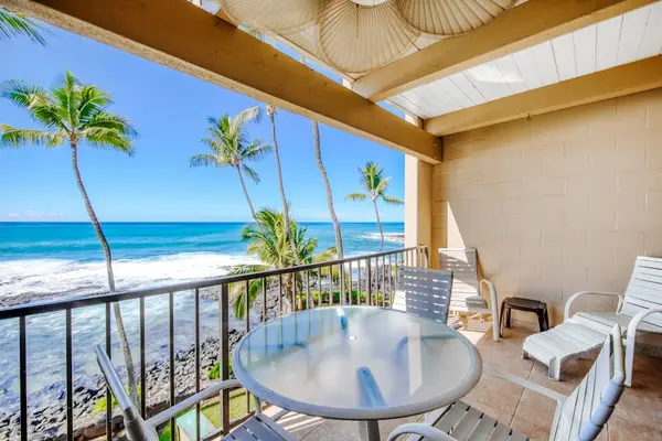 Private Oceanfront Lanai Perfect For Morning Coffee