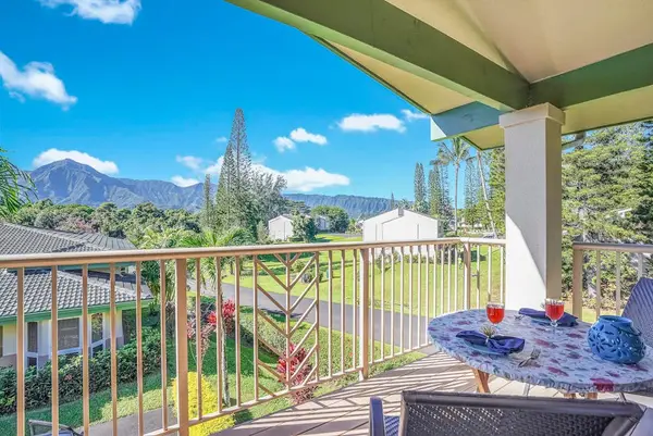 Mountain View Balcony Escape