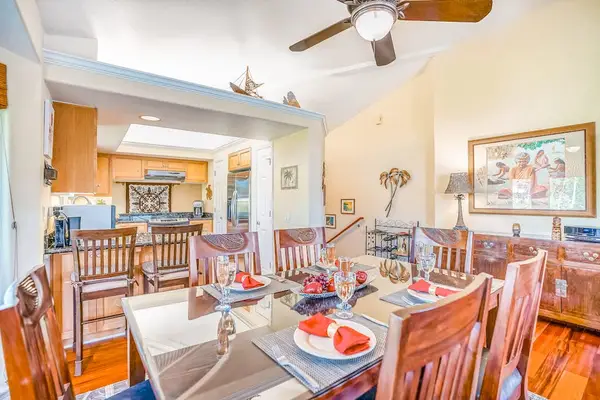 Charming Entertainer’s Dining Room