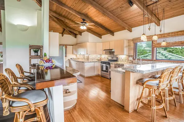 Warm Island-Style Gourmet Kitchen