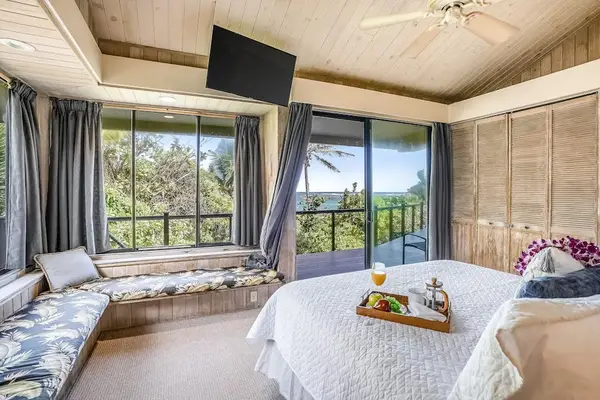 Cozy Third Bedroom for Family & Friends