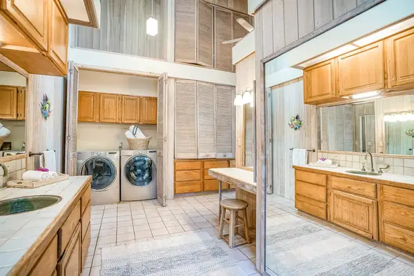 Open Kitchen with Convenient Layout
