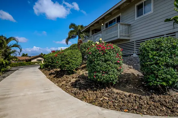 Spacious Driveway And Home Entrance
