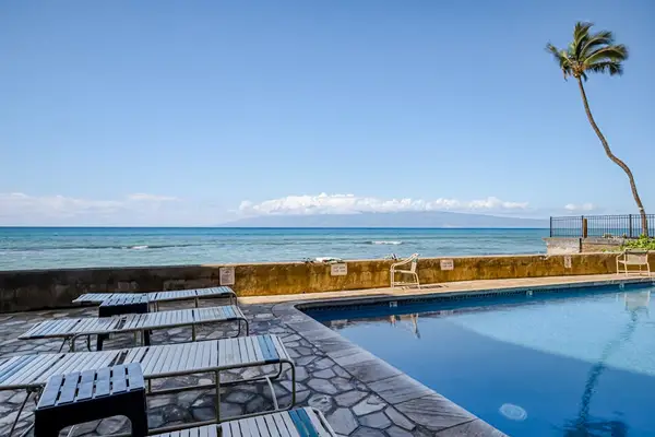 Infinity Style Pool Overlooking The Pacific