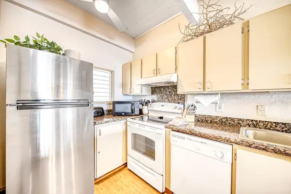 Modern Kitchen Ready For Island Feasts
