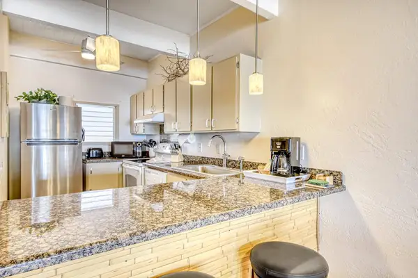 Granite Breakfast Bar For Casual Dining