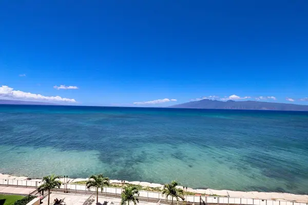 Panoramic views of the ocean and nearby islands