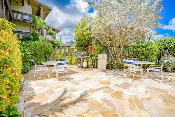 Outdoor BBQ Courtyard Gathering Space