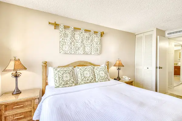 Serene Coastal Bedroom Retreat