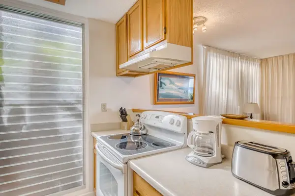 Great kitchen stocked with all of your necessities for you to be able to enjoy your home away from home.