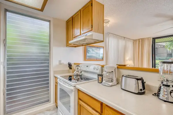Great kitchen stocked with all of your necessities for you to be able to enjoy your home away from home.