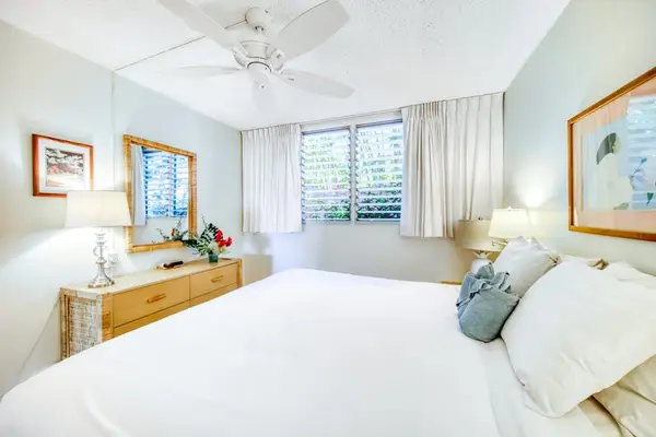 Relaxing Island Bedroom Retreat