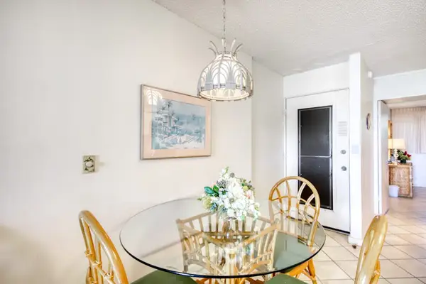 Charming Coastal Dining Area