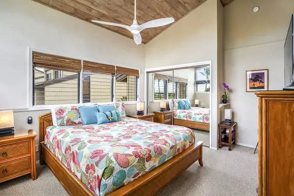 Second bedroom with one king bed for flexible sleeping