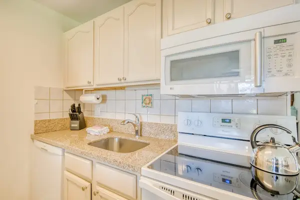 Well Equipped Kitchen For Every Meal