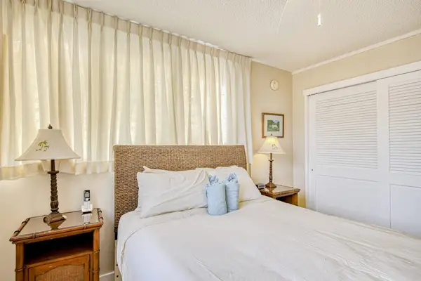 Master bedroom with queen sized bed.