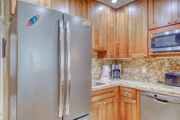 Warm Island Kitchen