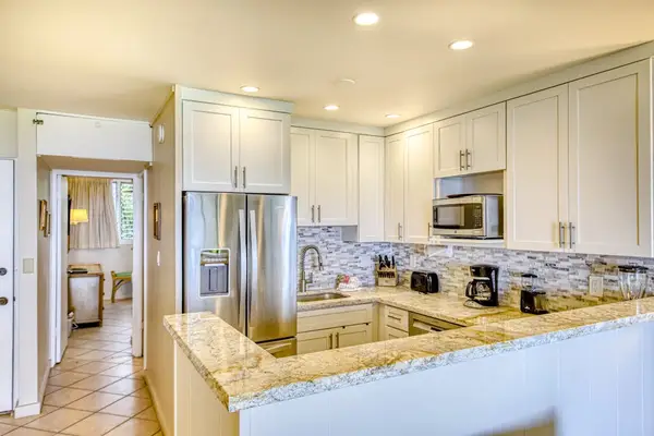 Spacious Island Kitchen