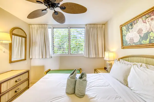Cozy Bedroom With Tropical Charm