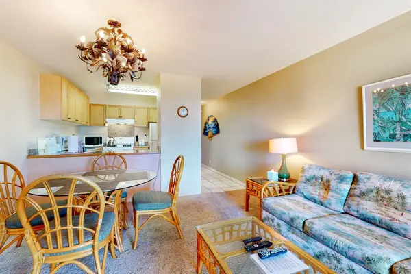 Charming Dining Nook & Integrated Open Living Space