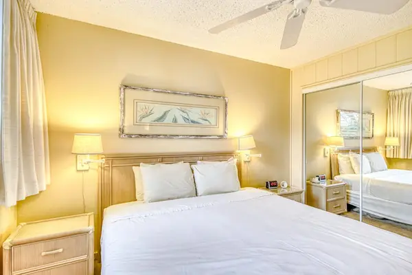 Cozy Island Bedroom Retreat