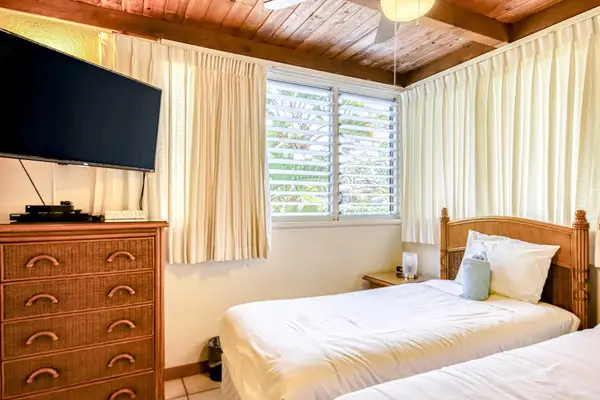 Twin Bedroom For Family Stays