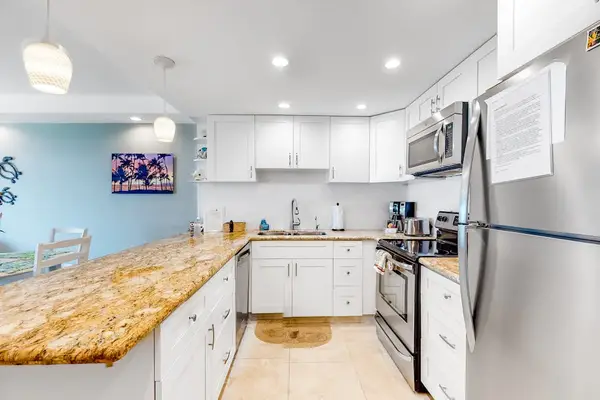 Modern Kitchen For Island Meals