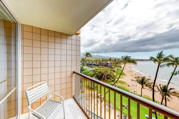 Private lanai overlooking the shoreline