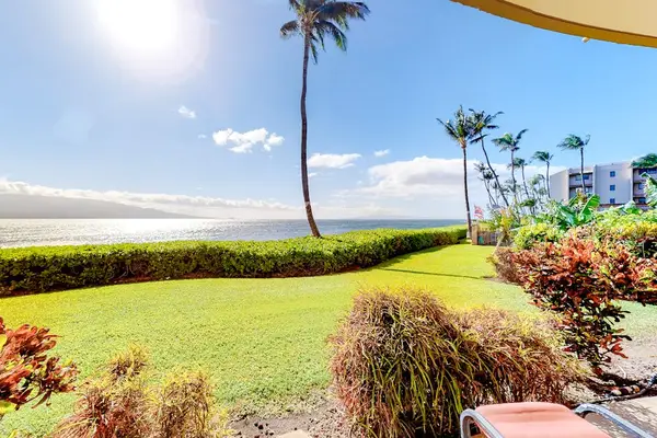 Island Sands Resort Tropical Paradise views - Enjoy the lanai to experience this view.