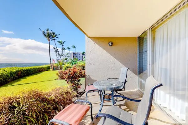 Island Sands Resort Tropical Paradise views - Enjoy the lanai to experience this view.