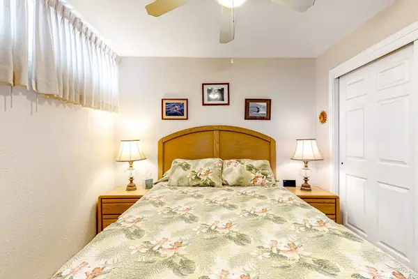 Guest bedroom with queen bed for a restful nights sleep.
