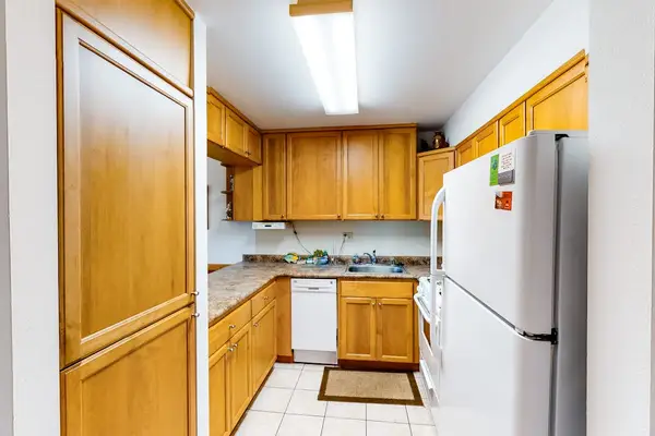 Fully equipped kitchen for family cooking together