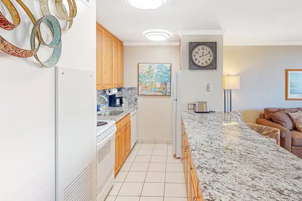 Fully stocked kitchen ready for you.