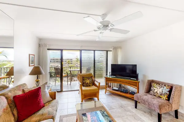 Bright Living Room With Lanai Access