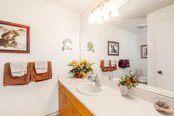 Fresh Vanity With Everyday Comfort