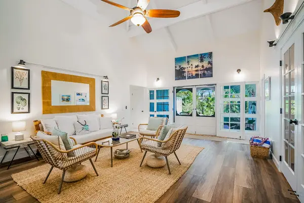Large living room open to the dinning room and kitchen.