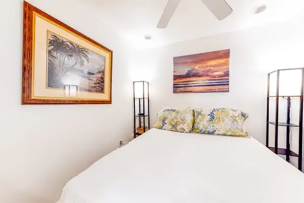 Serene Bedroom With Cozy Island Vibes