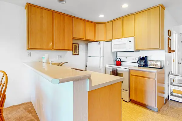 Bright Kitchen With Breakfast Bar