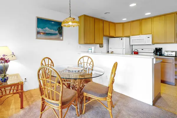 Breakfast Bar And Dining Space