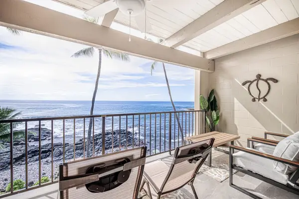 Unwind In Style On Your Scenic Oceanside Lanai